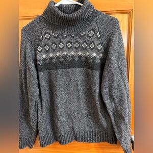 Gray Turtleneck Sweater with Pattern L